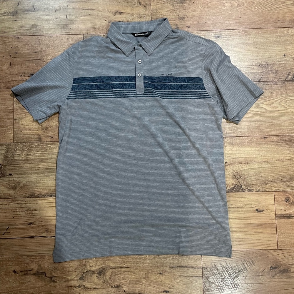 Men’s Travis Matthews polo size XL
